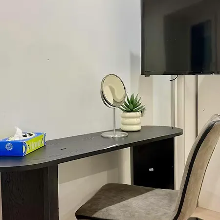 Accommodatie bij particulieren In New A Renovated House With Modern Furniture Esch-sur-Alzette