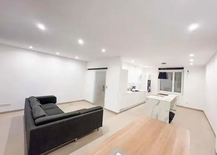 Pansiyon In New A Renovated House With Modern Furniture